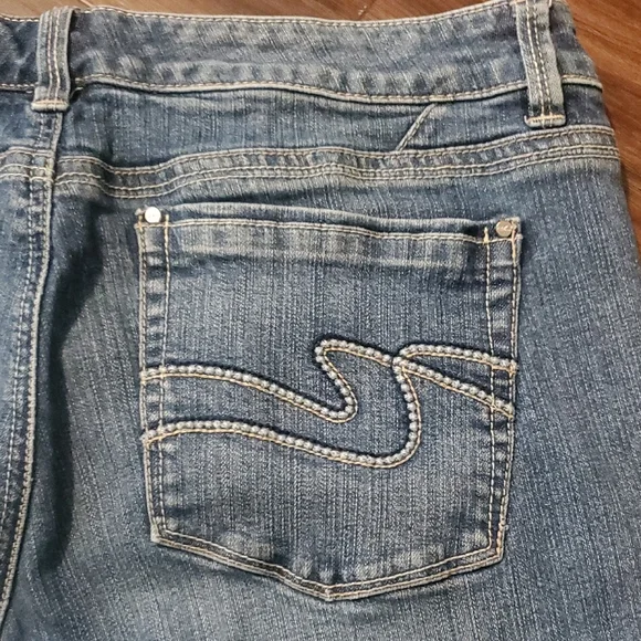 White House Black Market Denim Cropped Jeans - Picture 9 of 13